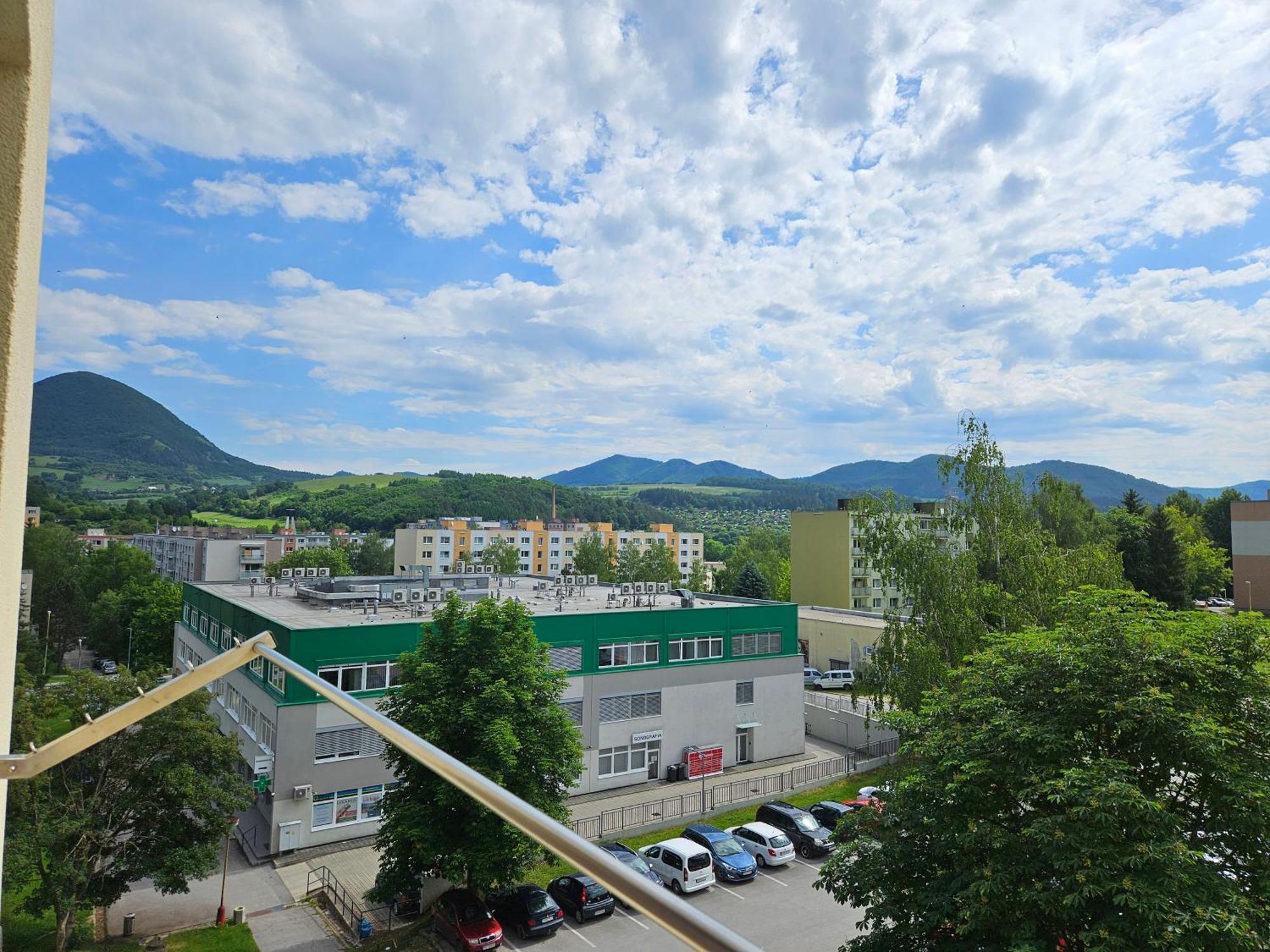 Wolf Apartman Pokojne Ubytovanie V Povazskej Bystrici Ticha Lokalita S Parkovanim Vsade Blizko Vhodne Pre Pracovne Cesty Turistiku Aj Oddych Plne Vybavena Kuchyna Považská Bystrica Exterior foto